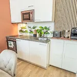 Washington-1 By Interhome Appartement Praag